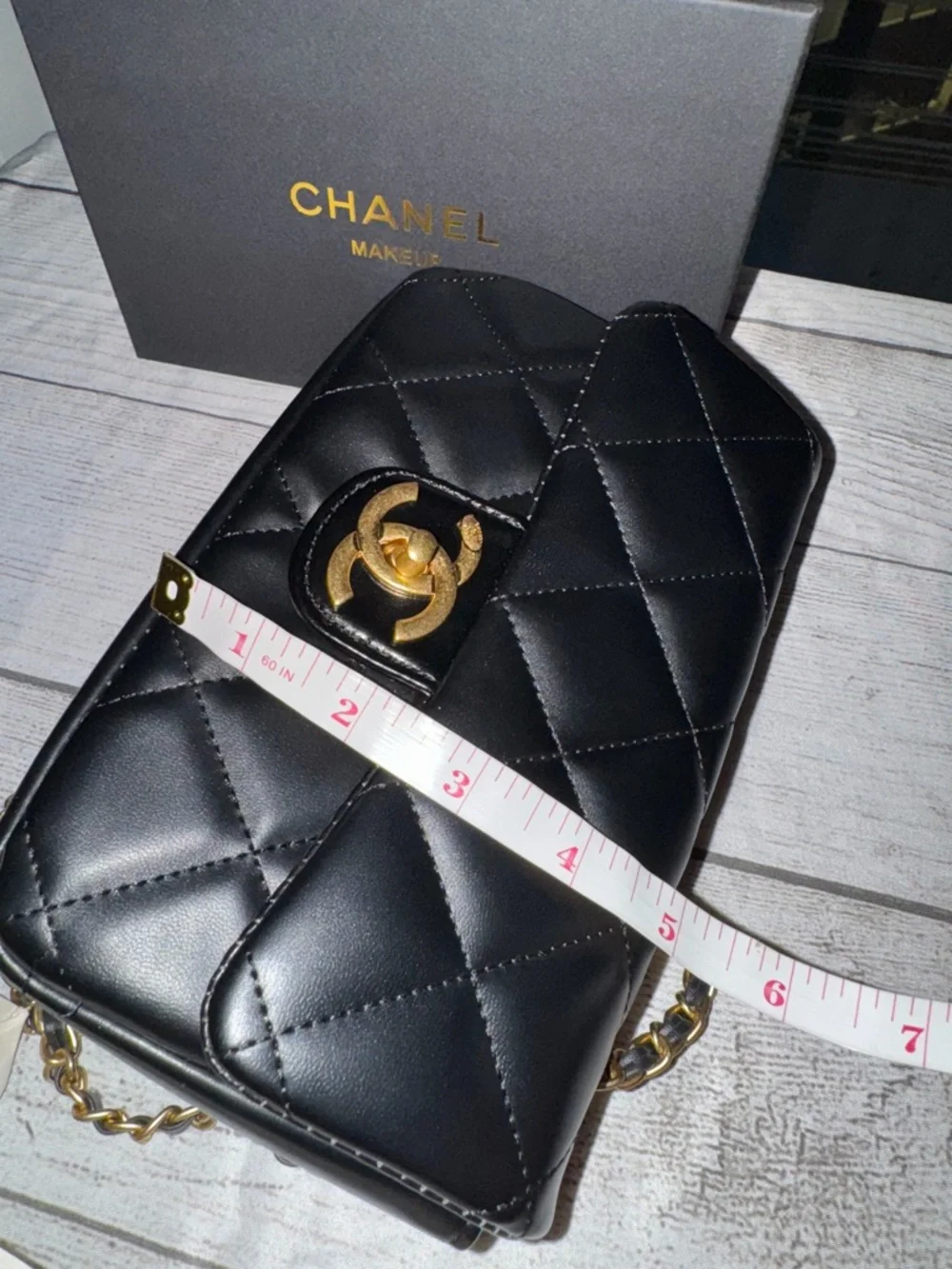 Chanel Makeup Bag charm crossbody purse chain CC black gold quilted - Picture 5 of 6